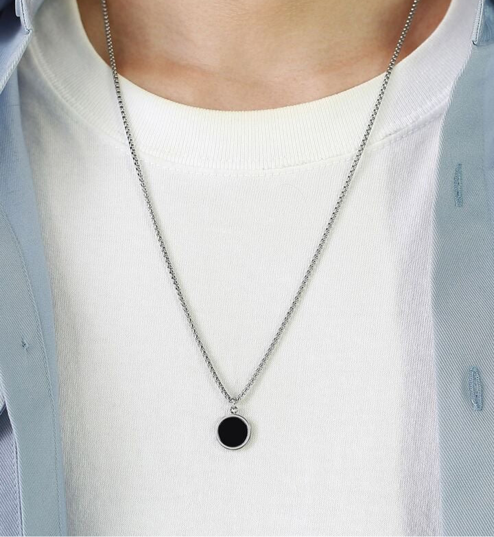 ROUND PENDANT
