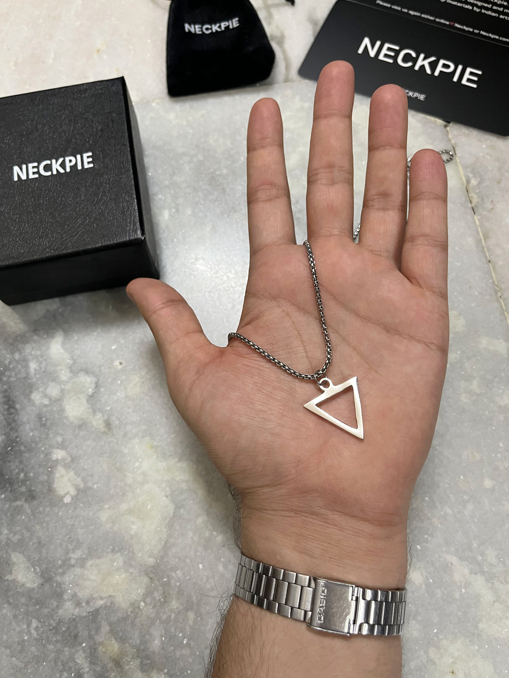 TRIANGLE PENDANT