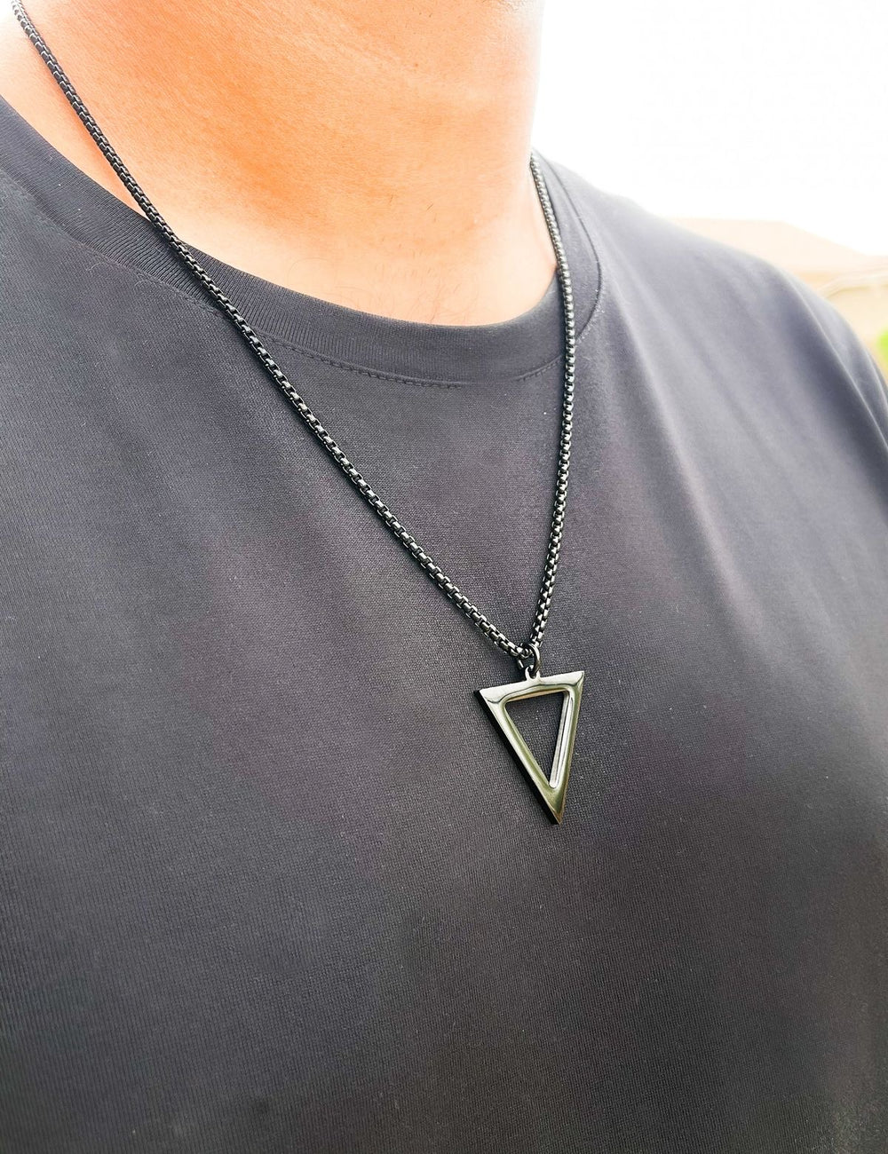 TRIANGLE PENDANT