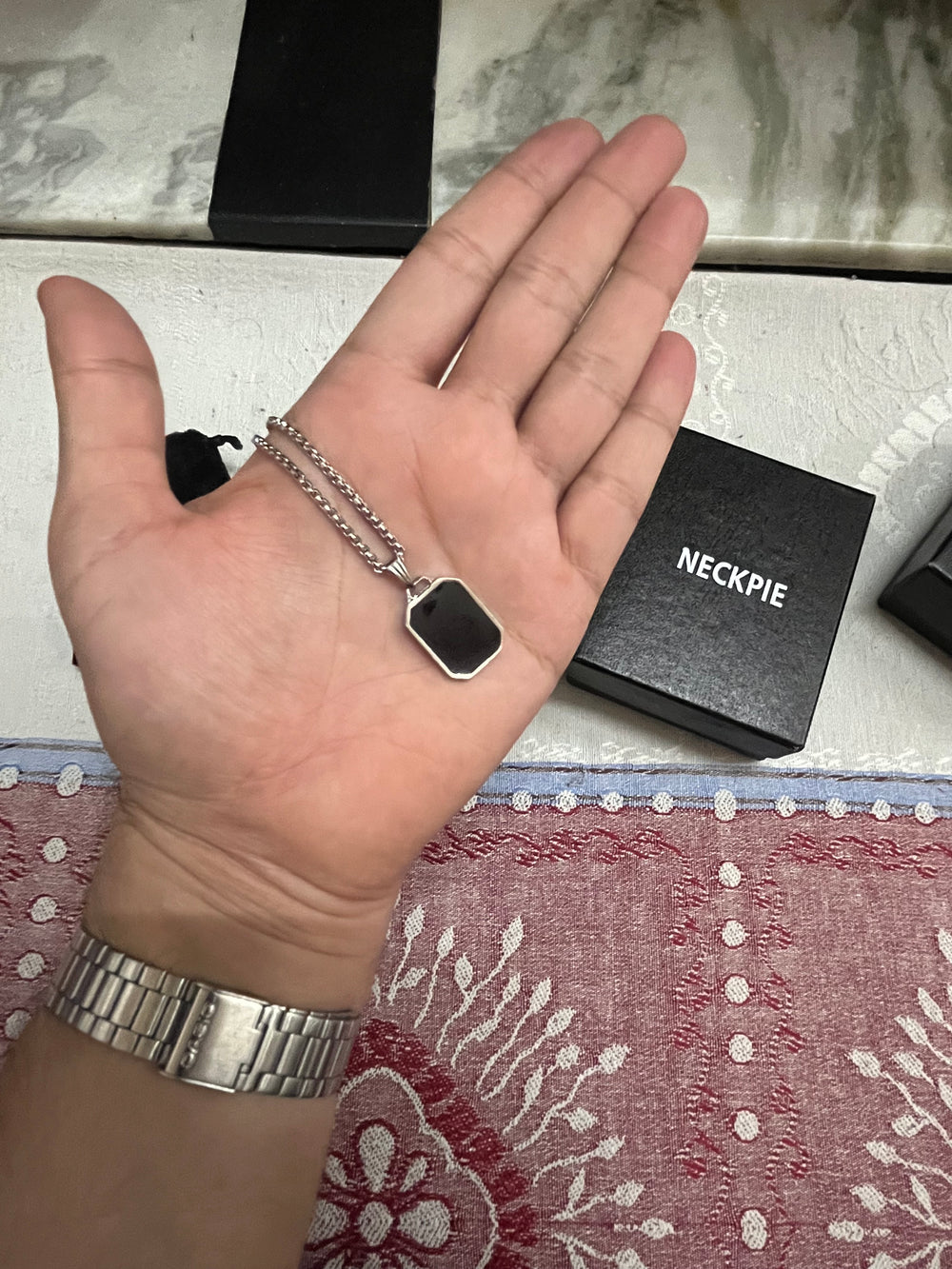 BLACK RECTANGLE PENDANT