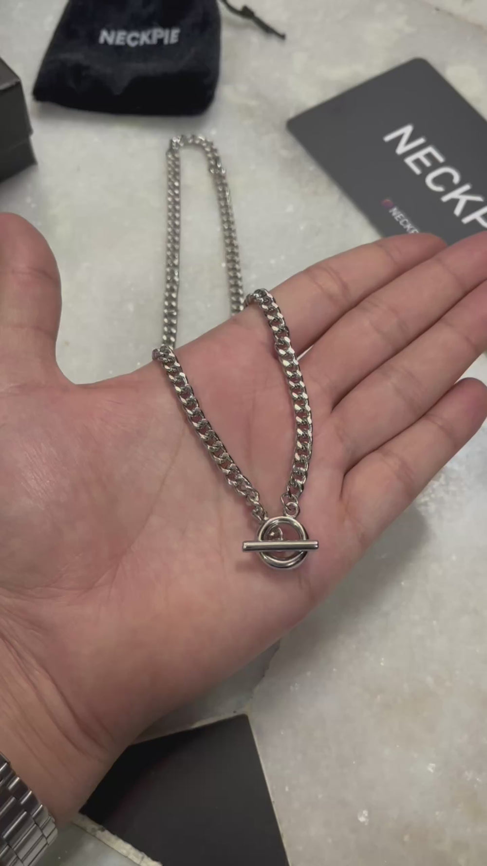 TOGGLE CHAIN
