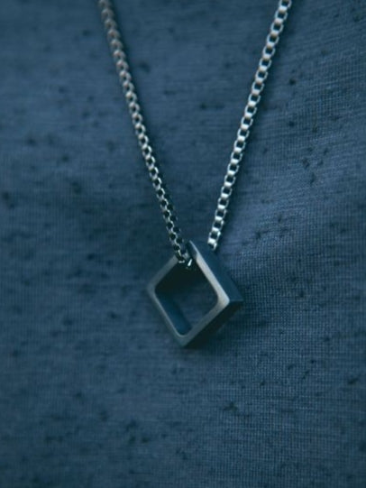 CUBIC PENDANT