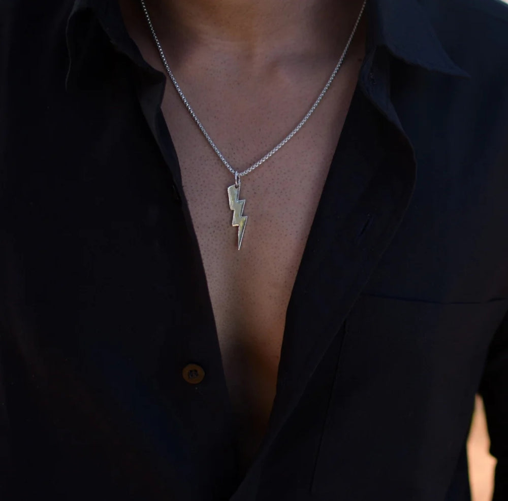 LIGHTENING BOLD PENDANT